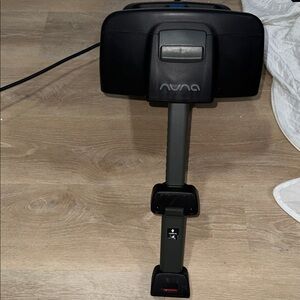 Nuna Black Car Seat Base